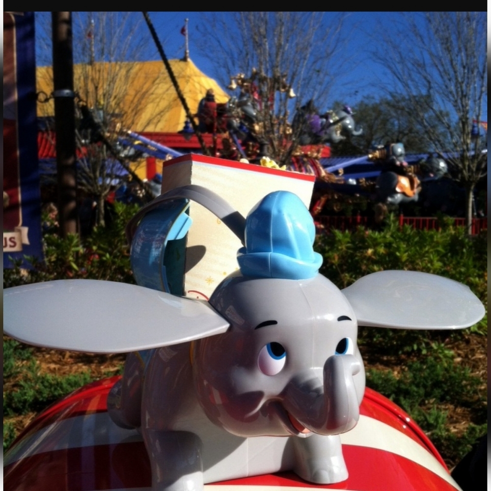 DISNEY Popcorn Bucket Flying Dumbo Elephant Ride 2013